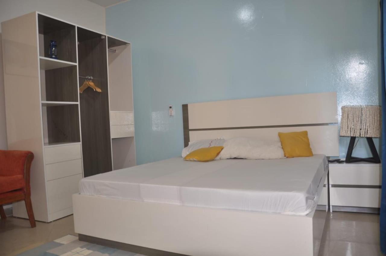 " Le Nid Douillet ", Un Fabuleux Studio, Calme, Cosy Et Bien Climatise Au Centre De Saly Экстерьер фото