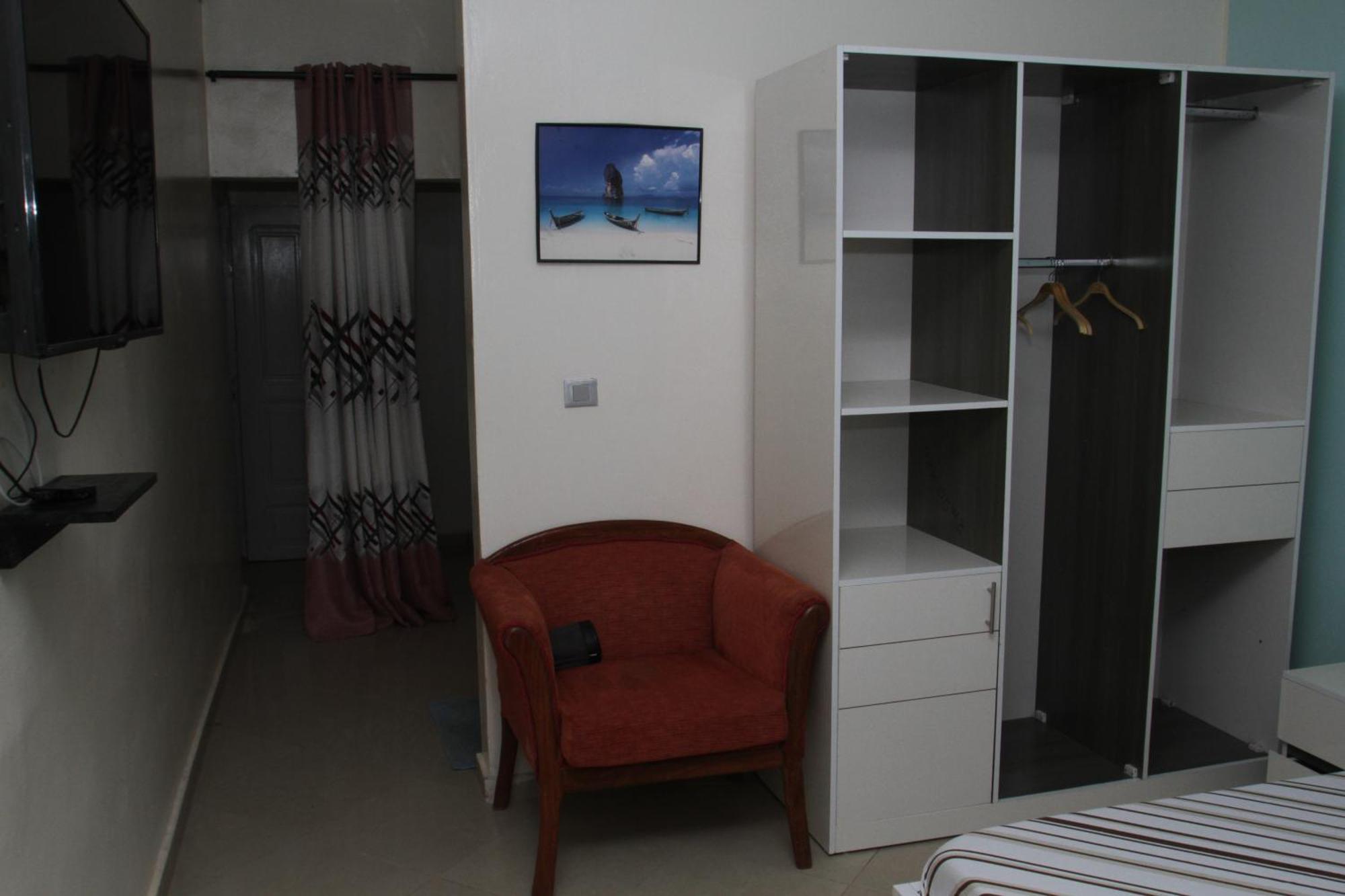 " Le Nid Douillet ", Un Fabuleux Studio, Calme, Cosy Et Bien Climatise Au Centre De Saly Экстерьер фото